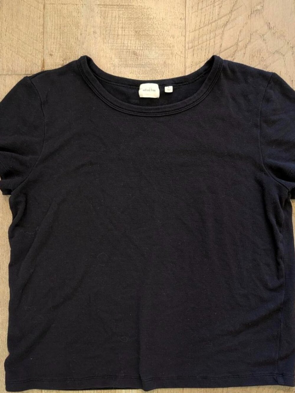 Aritzia Wilfred Free Black Boxy Cropped Crew Neck T-Shirt Size M
